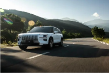 极氪9X上市45.59万元起：一台技术“饱和式攻击”的价值标杆