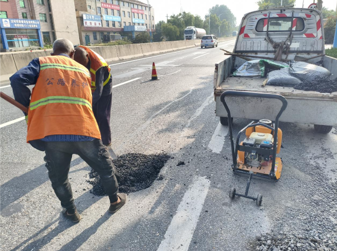 烟台公路部门全力护航市民出行畅通