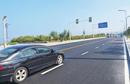 今年烟台市区道路大修全面完工，让市民舒心出行出游