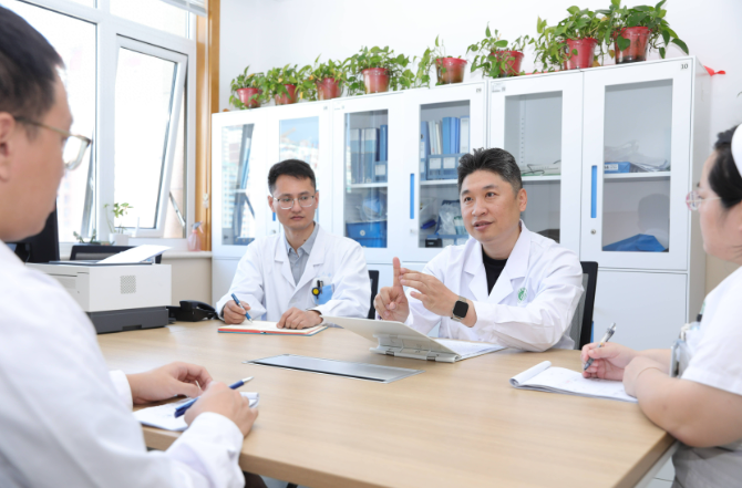 烟台毓璜顶医院成功实施TACE联合PVE治疗晚期肝癌患者迎来手术根治新希望