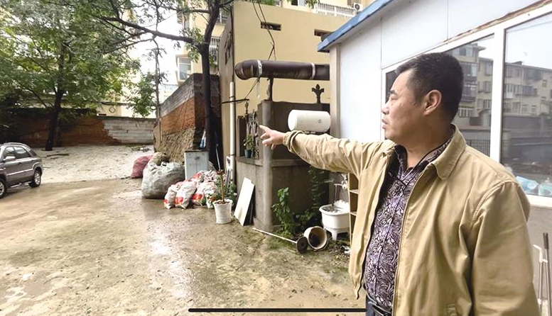 芝罘区光上滨海公馆消防通道被堵 500多户居民忧心忡忡