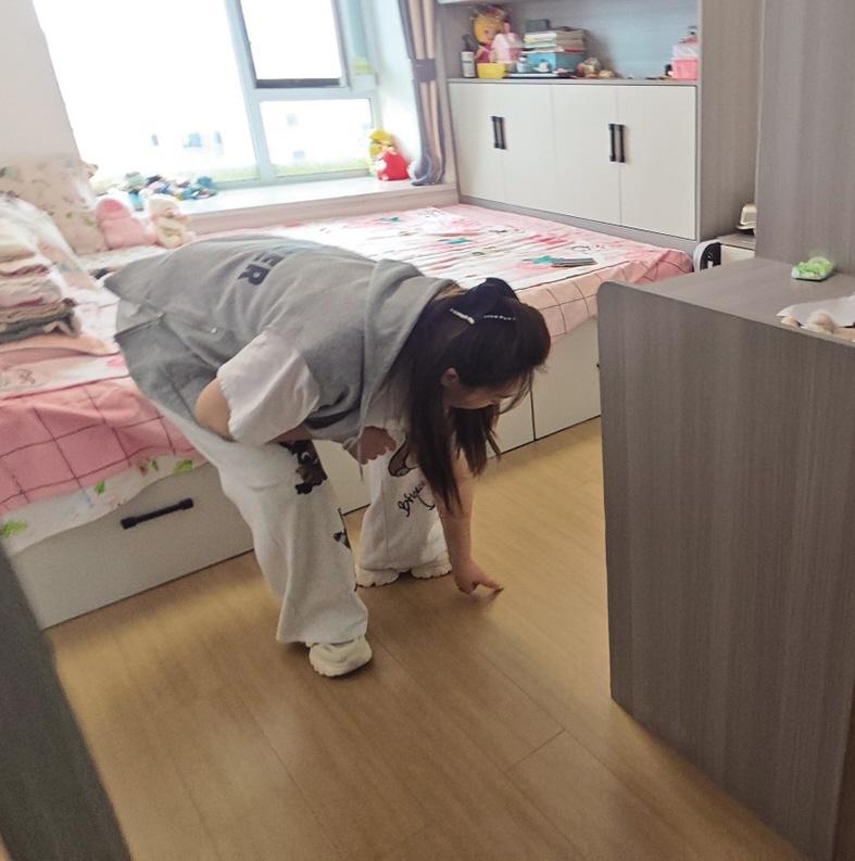 万科城劝学里业主：入住3个月地板鼓包墙体生虫