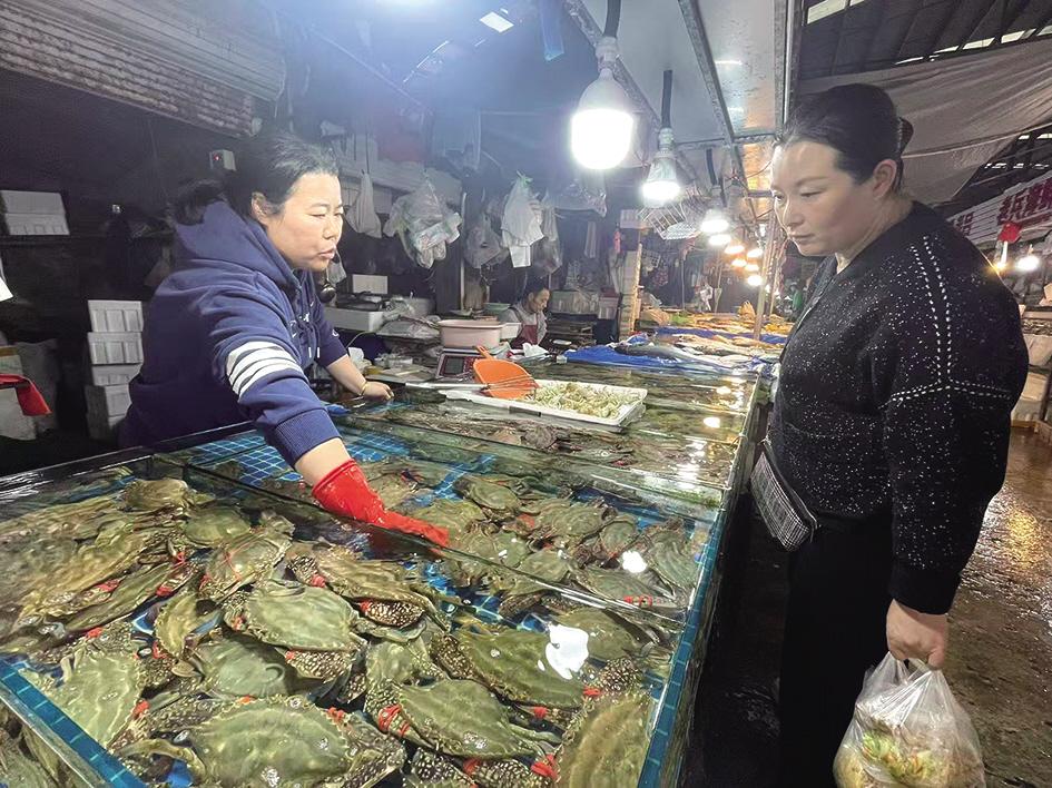 烟台海鲜市场迎来“实惠期”
