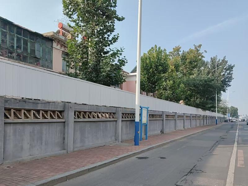 烟台幸福南路南侧马路市场告别乱象迎新生