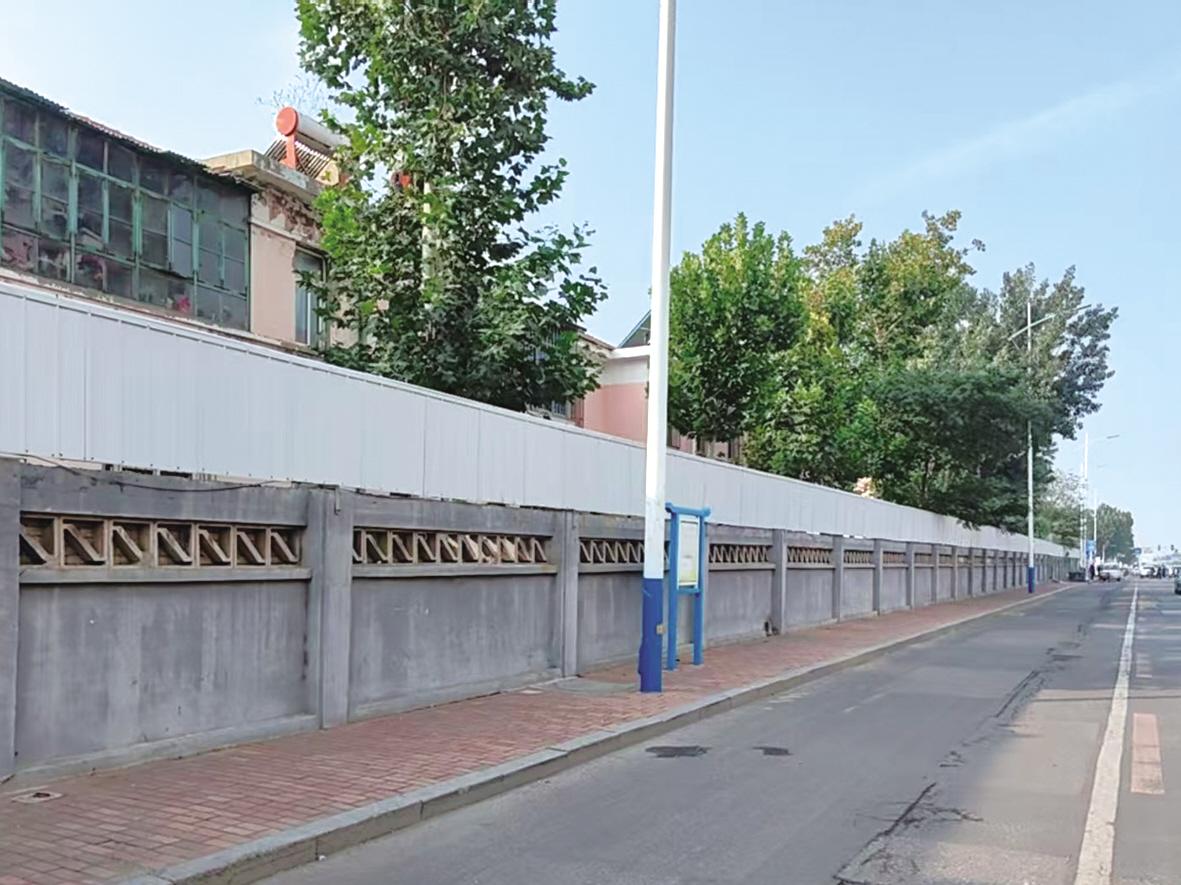 幸福南路摊贩占道经营 街道办事处：已引导摊贩进入东方文化市场