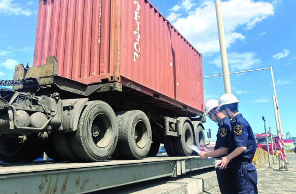 进口铜矿砂短重96吨 烟台海关帮企业挽回经济损失70余万元