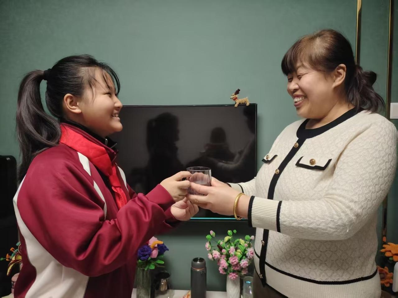 福山区福新小学开展重阳节主题活动