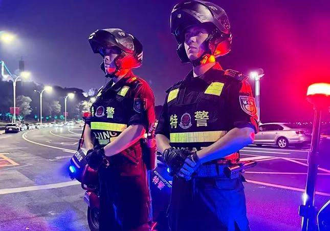 这点小事？他们真当回事！