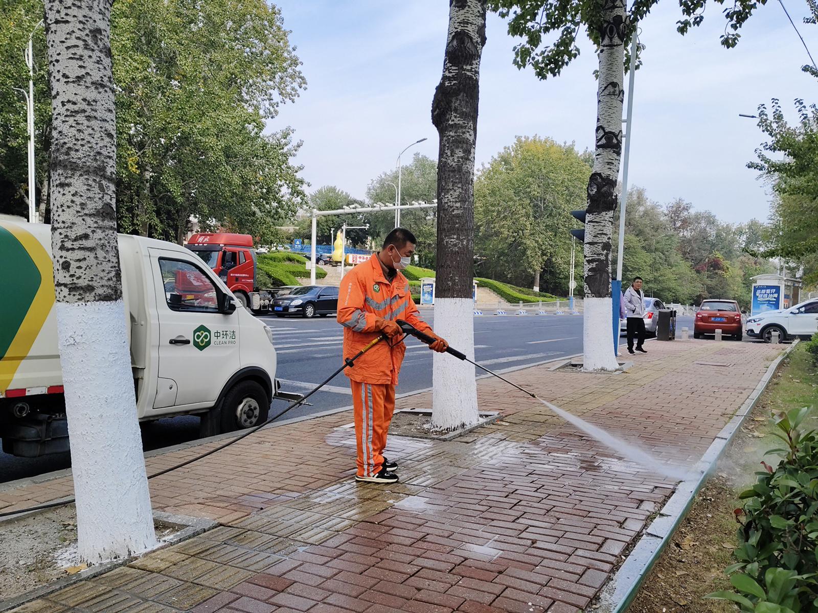 芝罘区开展入冬前环境卫生大扫除