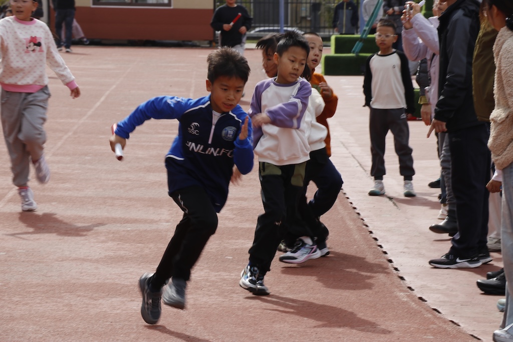 牟平区宁海街道中心小学举办2025年体质达标运动会