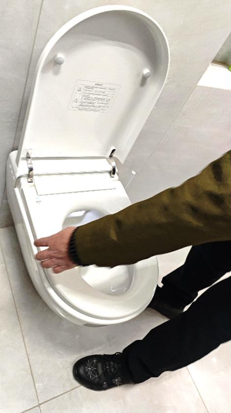 智能马桶出水时间“缩水” 厂家承诺派人维修却不见人