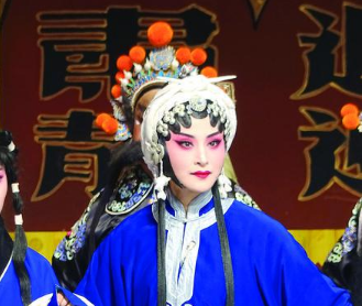 来自烟台京剧院的王燕在长安大戏院演绎《秦香莲》