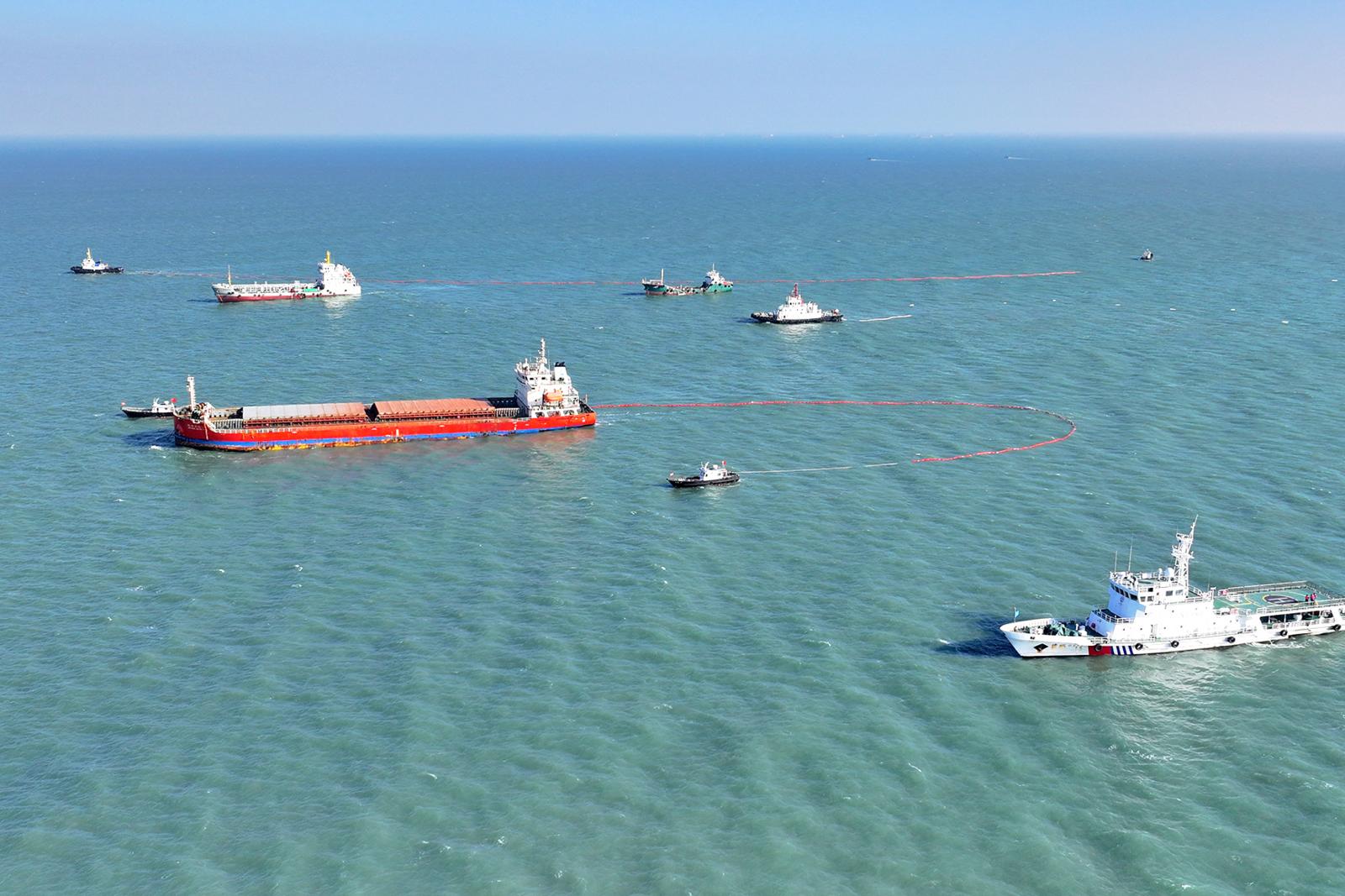 大型海上船舶溢油应急演习在烟台举行