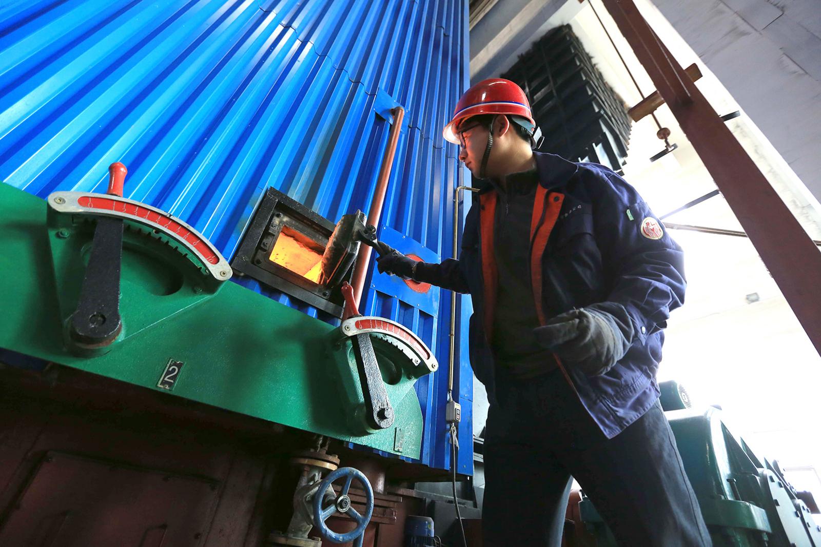 供热：调整参数保障市民家中温度达标