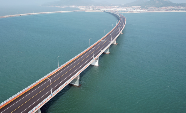 南北长山跨海大桥养护完工