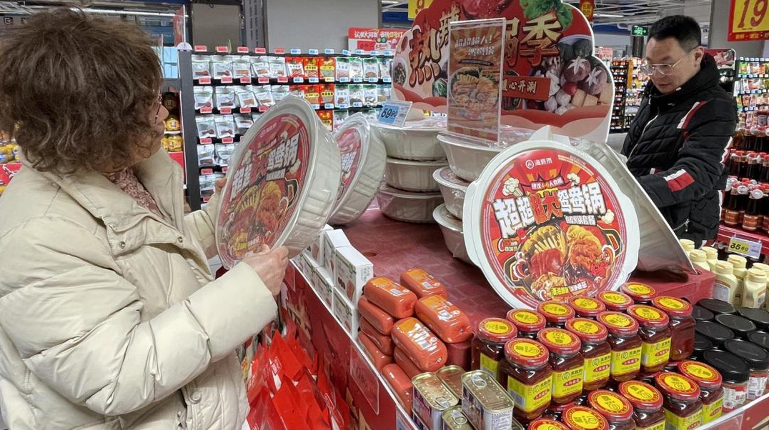 降温催热“火锅经济” 自热大火锅售价约30-40元卖得好