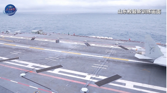 戳视频，看山东舰最新训练现场画面