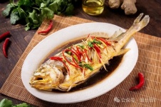 宴席上，鱼头究竟该朝哪边