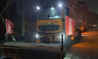今冬首场大范围降雪  栖霞“多线”作战清雪护路保畅通