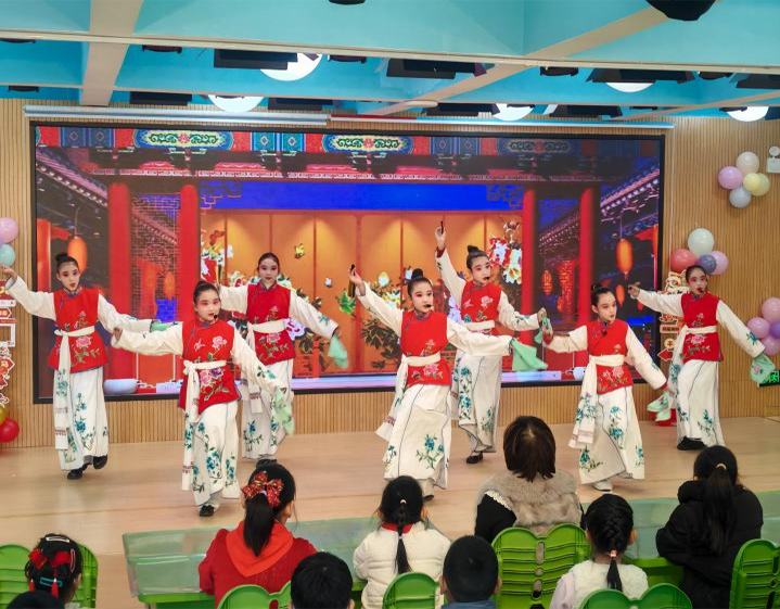 芝罘区潇翔小学京剧艺术团迎新年