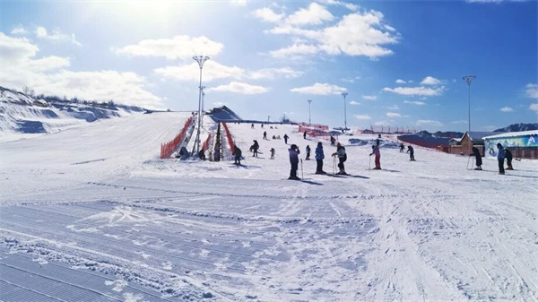 雪窝之城再添冰雪新名片：烟台两家滑雪场入选“好运山东”冰雪运动目的地推介名单