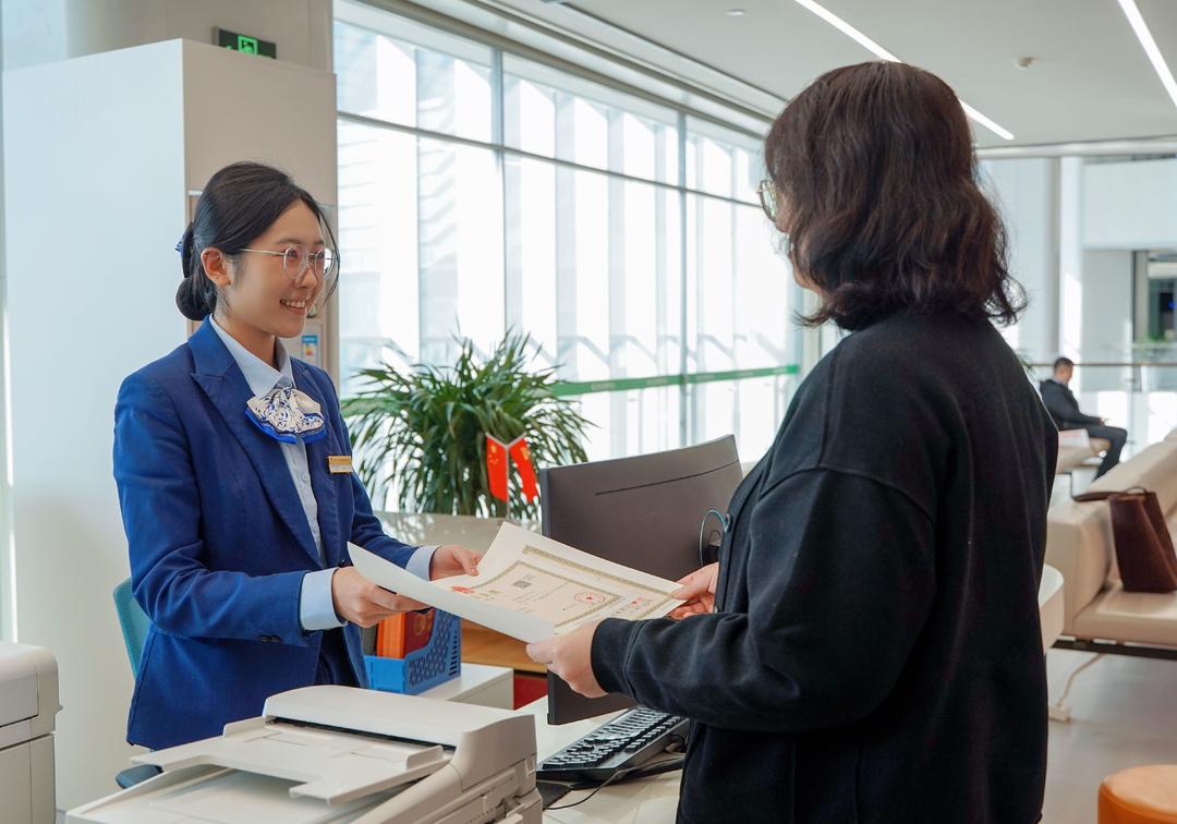 会场内外共答题｜优化营商环境提升年，如何让经营主体更便利？