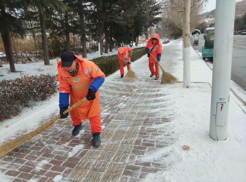 雪中路通，芝罘区全力保障市民出行安全