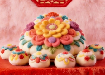 腊月二十八发面贴窗花 年味儿直接飙到满格！