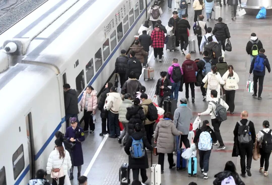 春运第38天 预计全社会跨区域人员流动量17176万人次