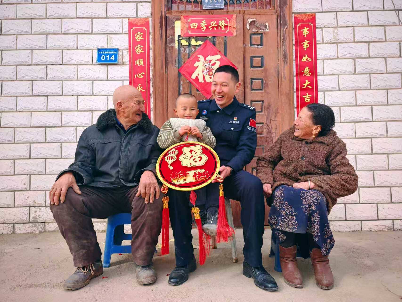 新春走基层|十年坚守隔山海 别样团圆暖边关