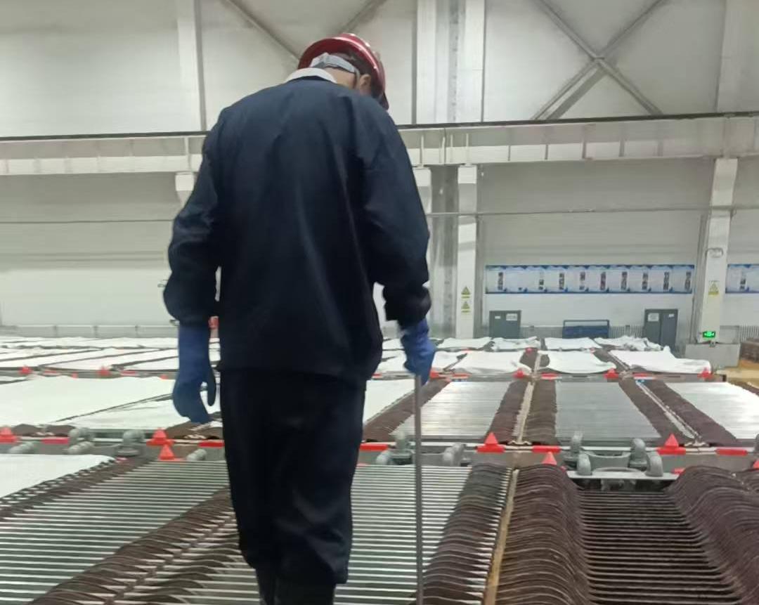 新春走基层|在数百平米车间感受一人巡检的 “智慧新年”