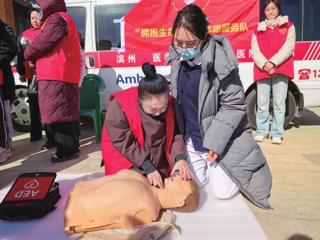 新春走基层|庙会上来了一群特殊“摊主”