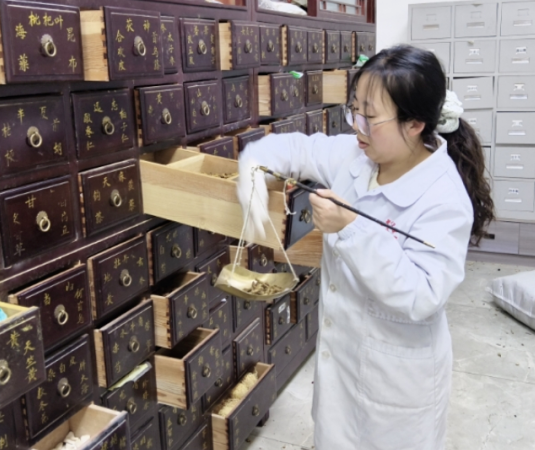 招远市道头中心卫生院：白大褂点亮春节“平安灯”