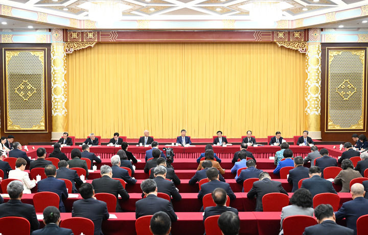 习近平：坚定不移走中国特色卫生与健康发展道路 推动“十五五”时期健康中国建设取得决定性进展