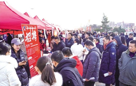 海阳举办“春风行动”招聘会 现场提供优质岗位3000余个
