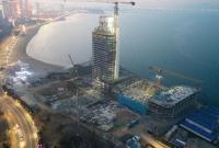 烟台洲际酒店裙楼主楼封顶，预计2027年5月投入运营