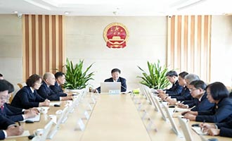 烟台市检察院党组理论学习中心组举行树立和践行正确政绩观学习教育专题学习会