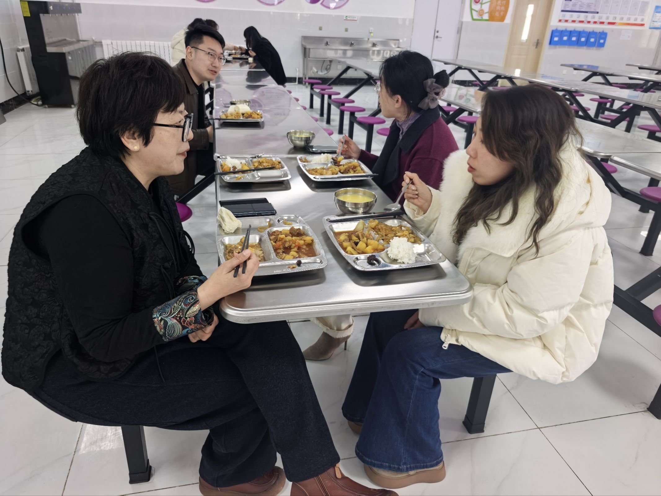 烟台高新区崇文小学第三届膳食委员会第二次会议顺利召开