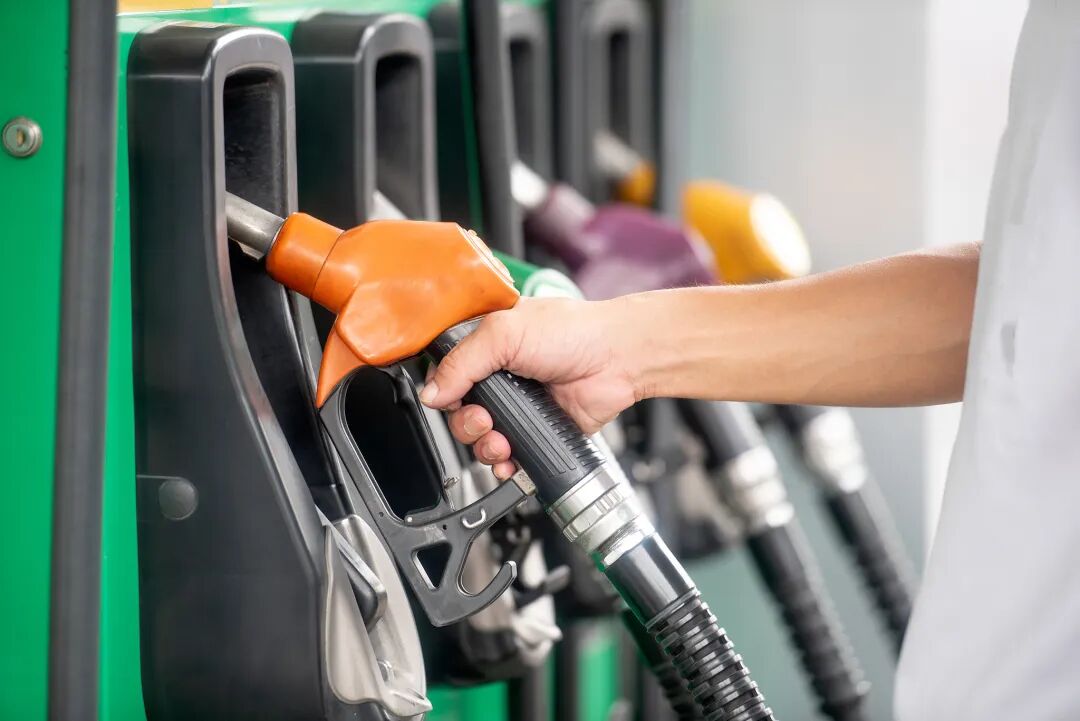 今晚调油价！一油箱将少花→