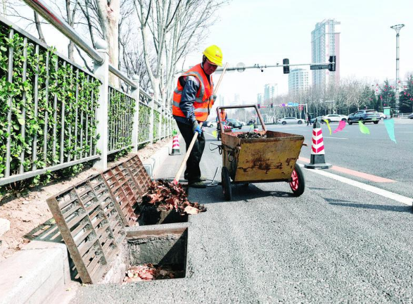 疏通“肠道”迎汛期 市区春季排水管道清淤养护启动