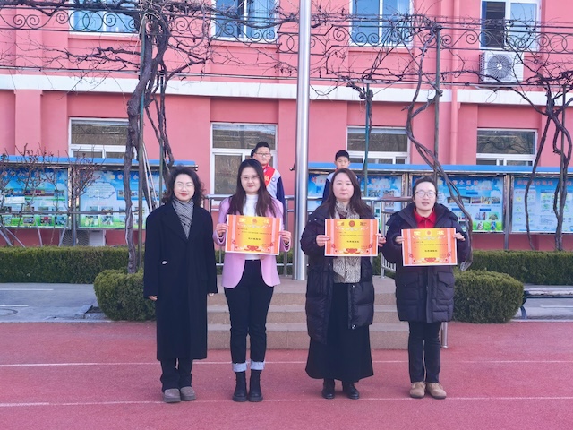 芝罘区青年路小学举行雷锋月主题活动