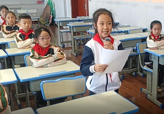 全环境立德树人 芝罘区养正小学开展“红领巾向英烈致敬”清明节主题宣讲活动