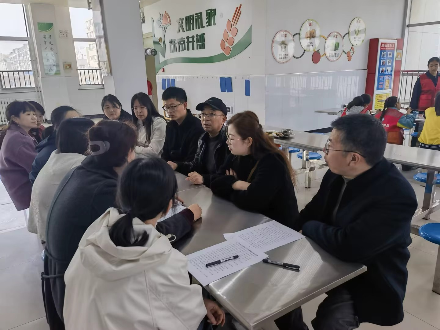 开发区第八小学举办食堂开放日活动