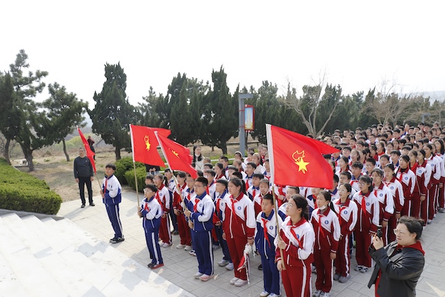 牟平区宁海街道中心小学开展清明节主题活动