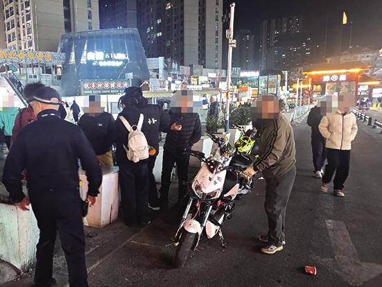 非法改装飙车 交警：一律恢复原状