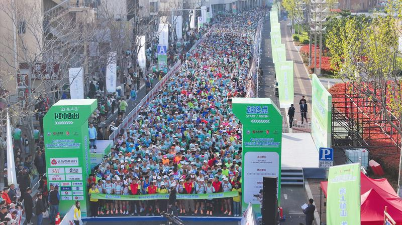 跑道美、补给足、服务升级，5000跑友共赴长岛踏青之约——跑进长岛四月天
