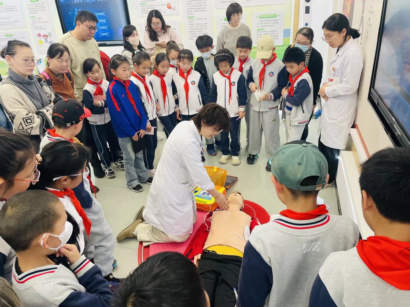 芝罘区道恕街小学开展“学健康知识 做生命卫士”主题活动