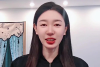 齐鲁超赛烟台队最强外援团来了！烟台籍女子重剑奥运冠军孙一文为烟台队助威。