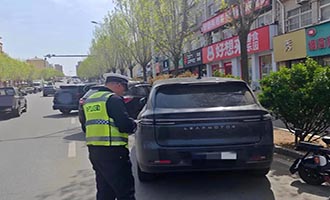 栖霞市城区“严管路段”“常规管理路段”已明确，乱停者依法处罚