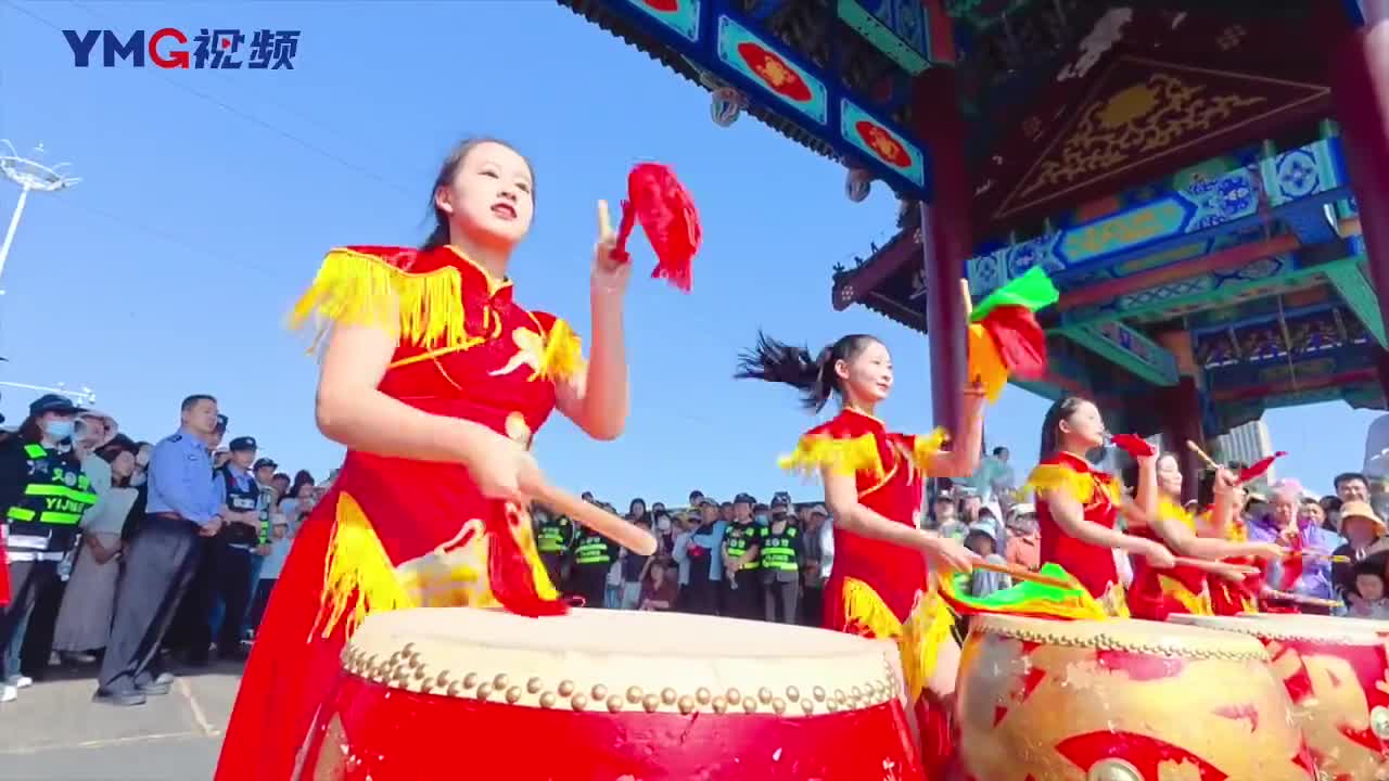 5月16日，福山大集·赶山会在烟台福山大集启动。作为烟台历史悠久的农村大集之一，福山大集在赶山会中保留了浓郁的乡土气息，有广东潮汕的英歌舞、山东海阳大秧歌、陕西腰鼓、东北大秧歌等传统民俗表演轮番炸场。